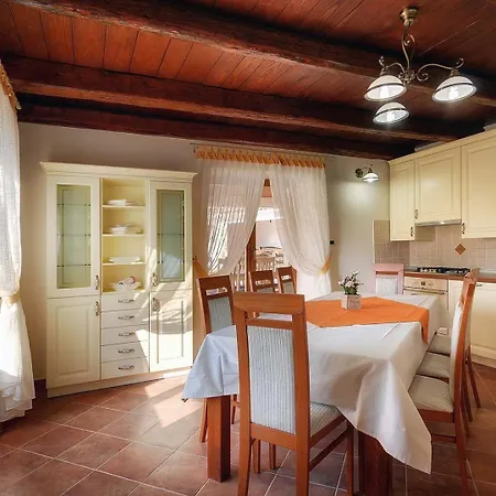 Moncalvo Villa Bale