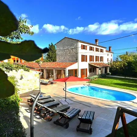 Villa Moncalvo Bale