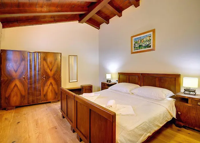 Villa Moncalvo Bale