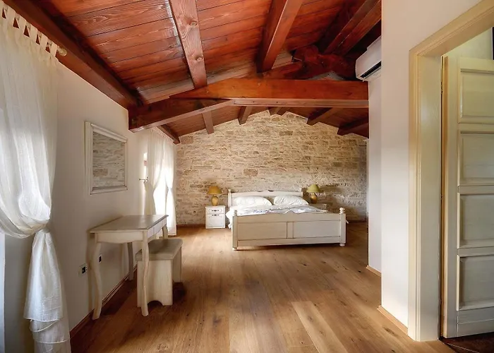 Moncalvo Villa