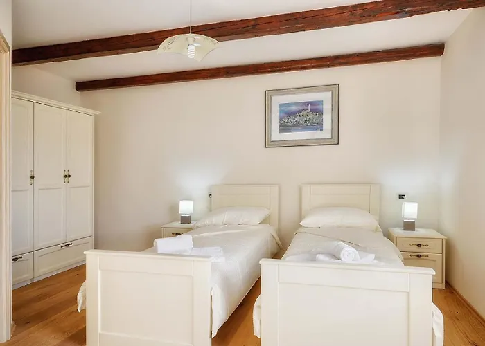 Moncalvo Villa Bale