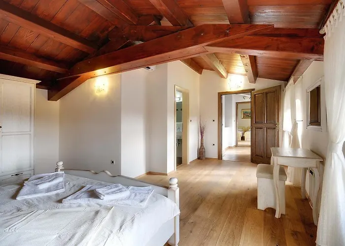 Moncalvo Villa