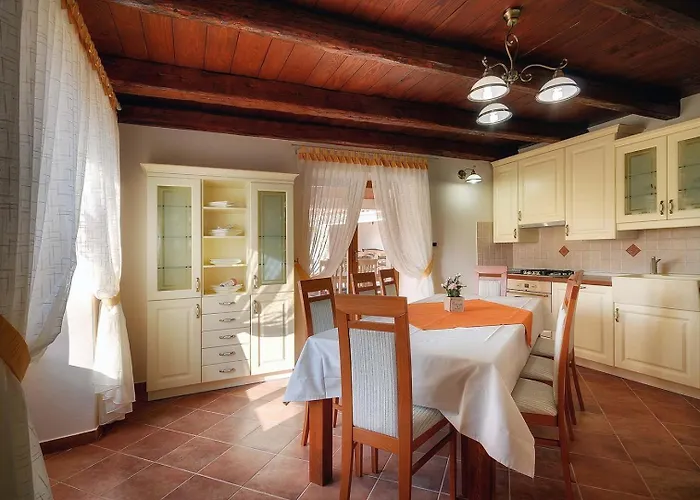 Moncalvo Villa Bale