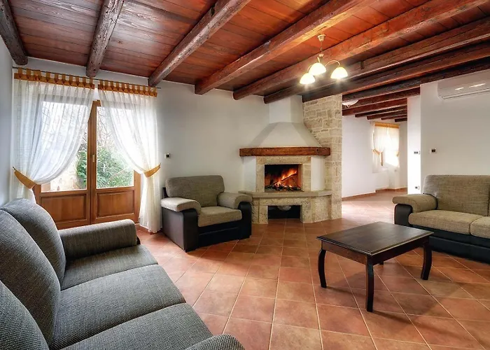 Moncalvo Villa *