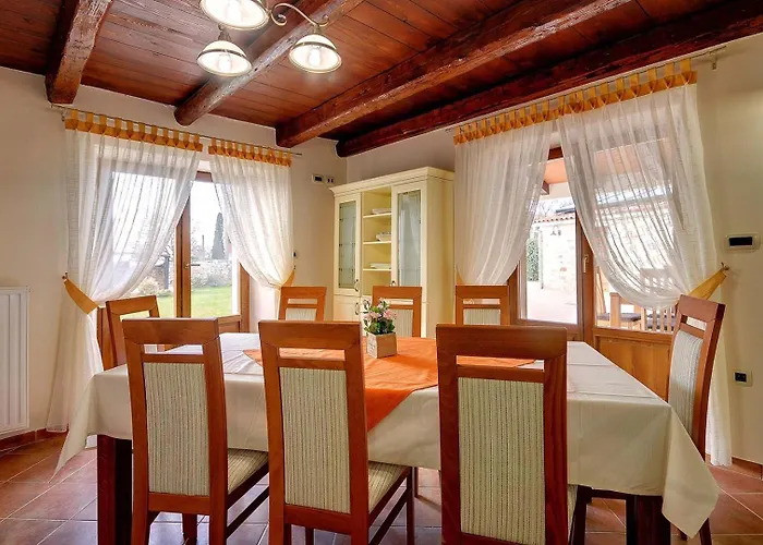 Moncalvo Villa Bale